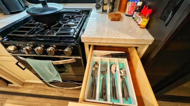 Apartment Luxury Glamping Near Idaho Event Center In *